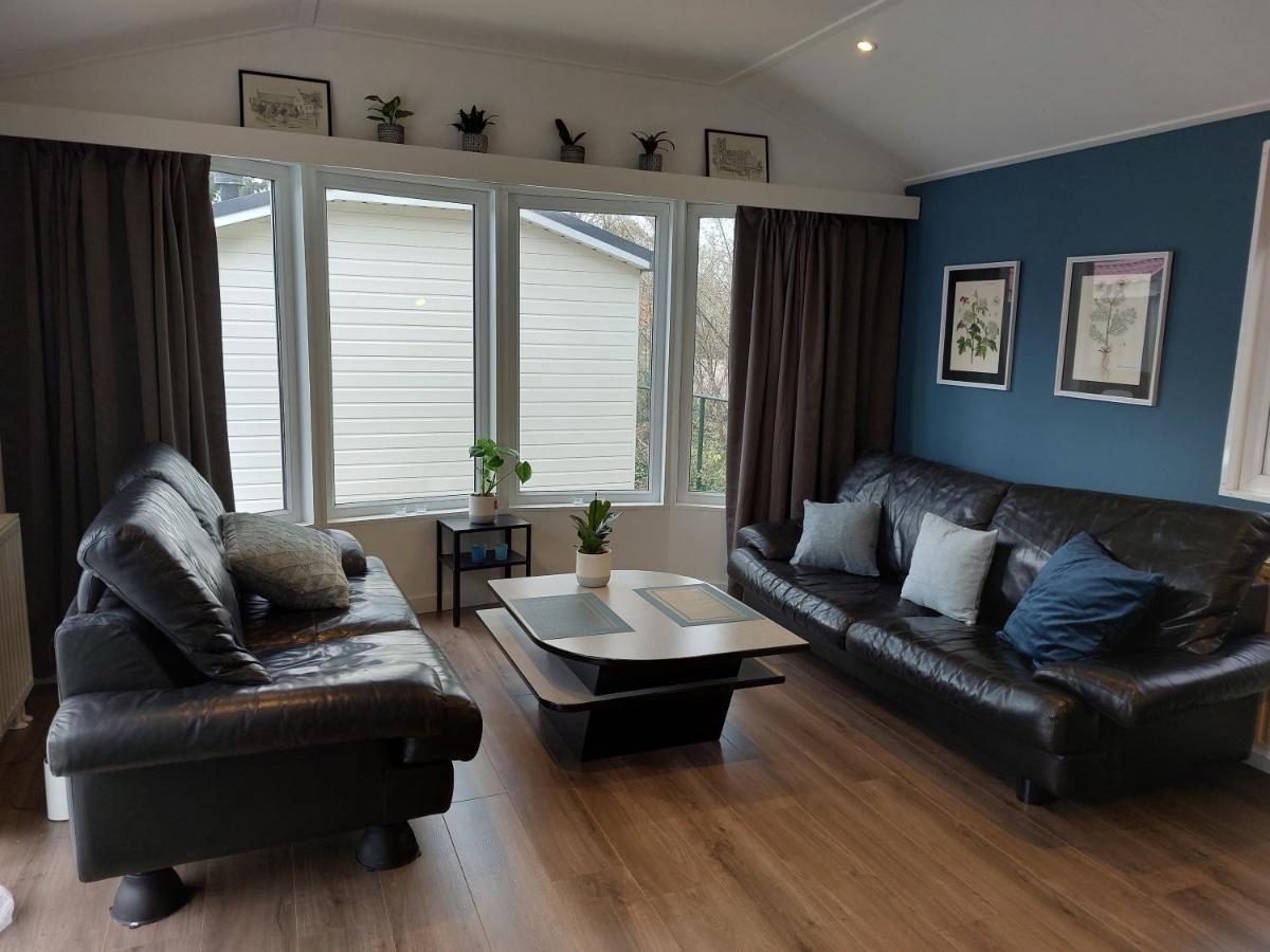 Modern En Chic Chalet Tot 4 Personen Op De Veluwe Recreatiepark De Oude Driest Putten Exterior foto
